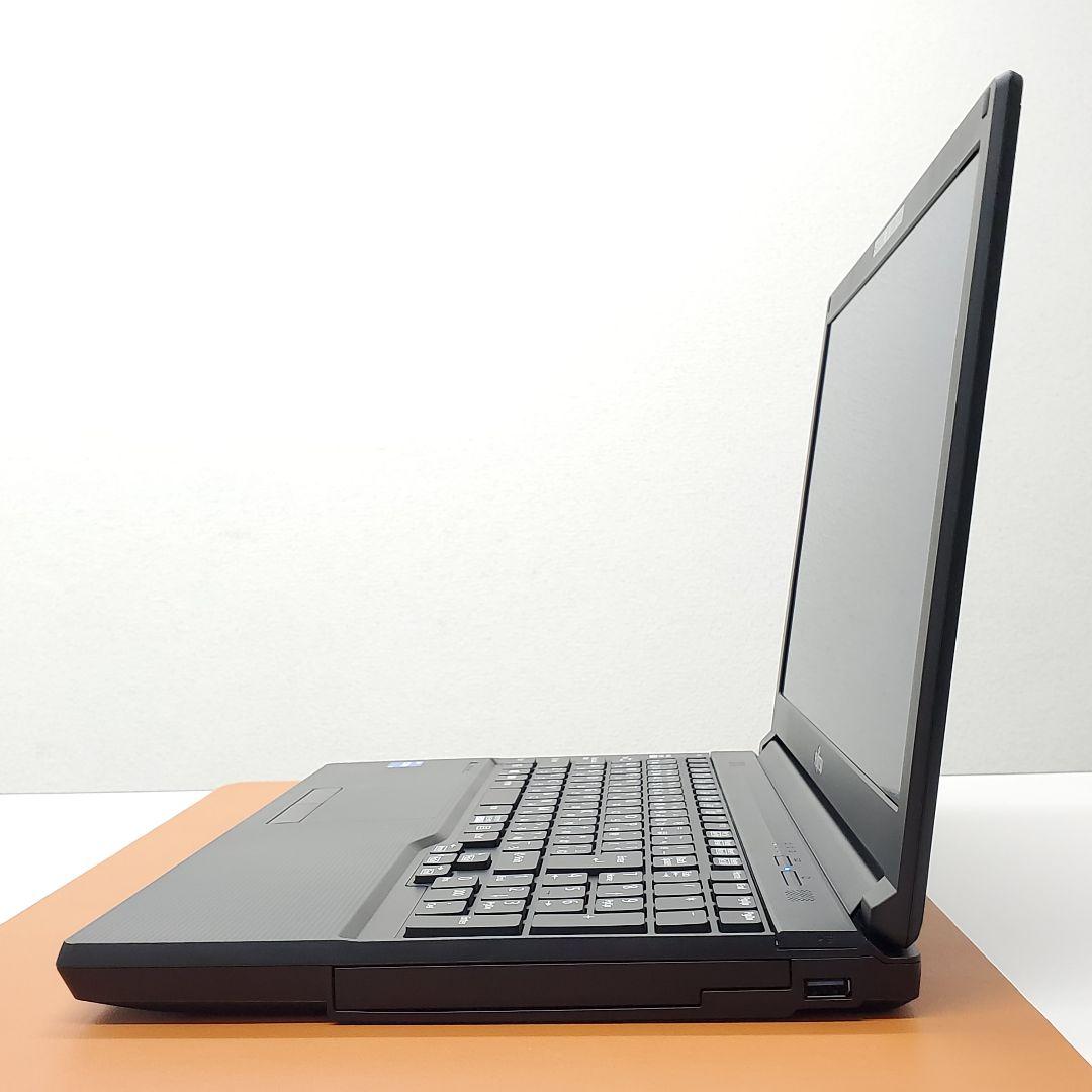 【商品番号1869】富士通　15.6型ノートパソコン　2022年製