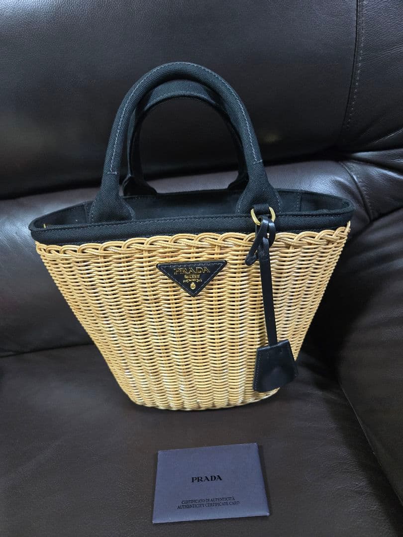 プラダ　カゴバック
