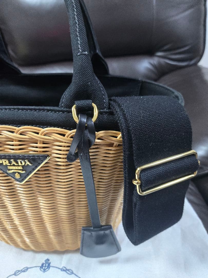プラダ　カゴバック