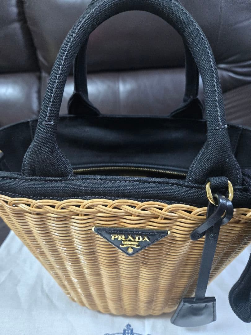 プラダ　カゴバック
