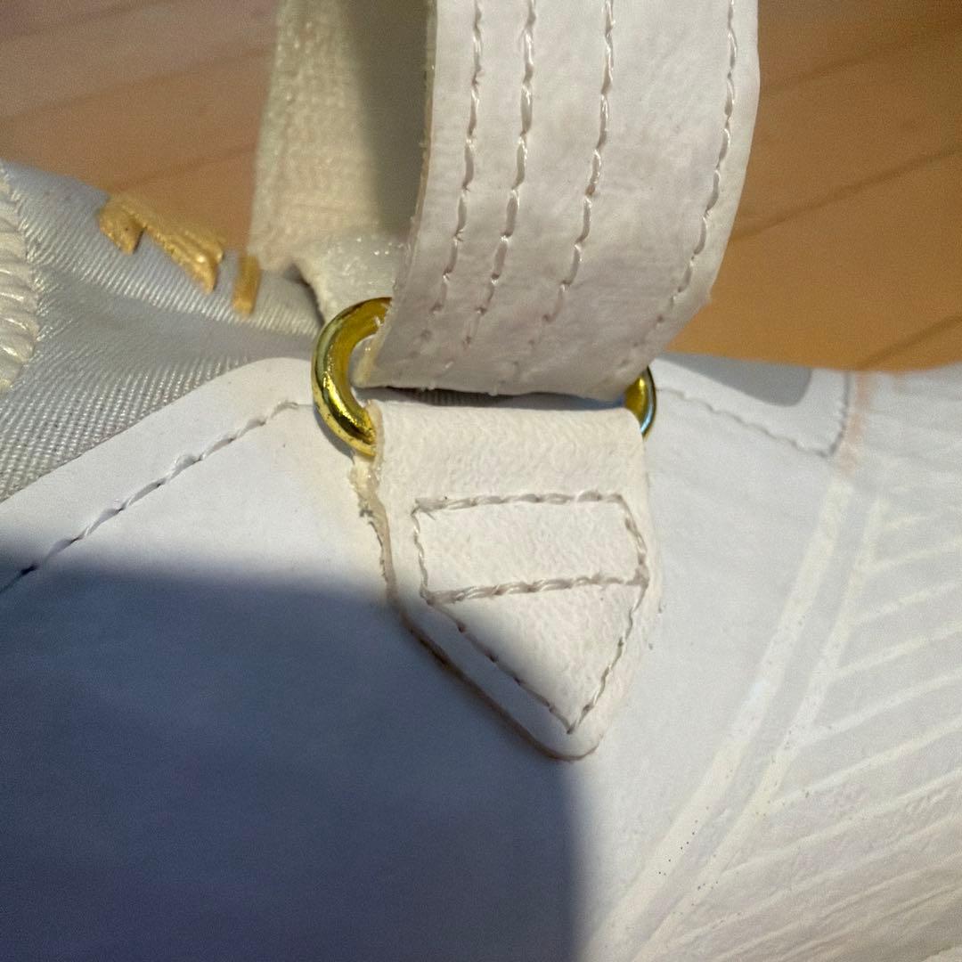 ZETTホワイト スパイクシューズ