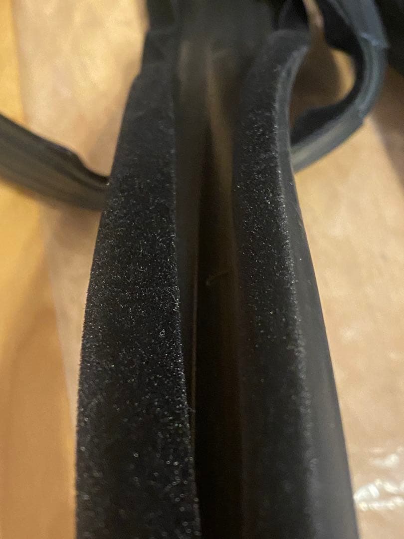 80-92 キャデラックブロアム　 フロントドアウィンドウガラスチャンネル