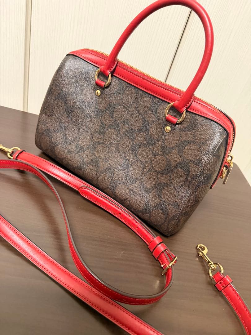 美品　コーチ ローアン サッチェル シグネチャー 2way ショルダーバッグ 赤