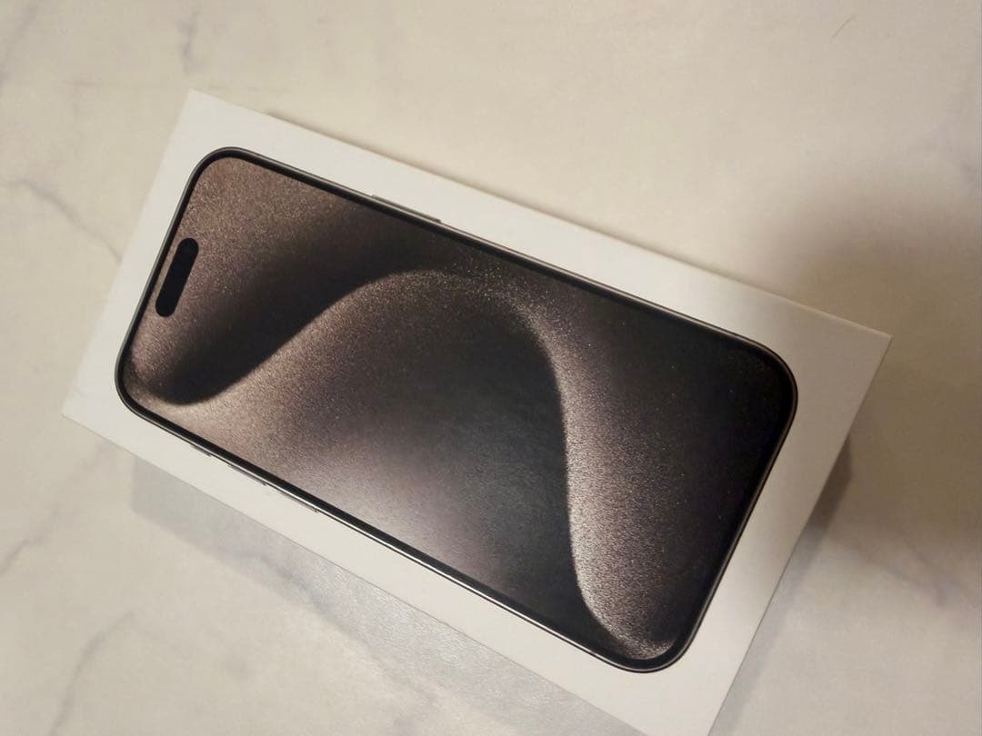 C*）様 Apple iPhone 15 Pro 512G 海外版　SIMフリー