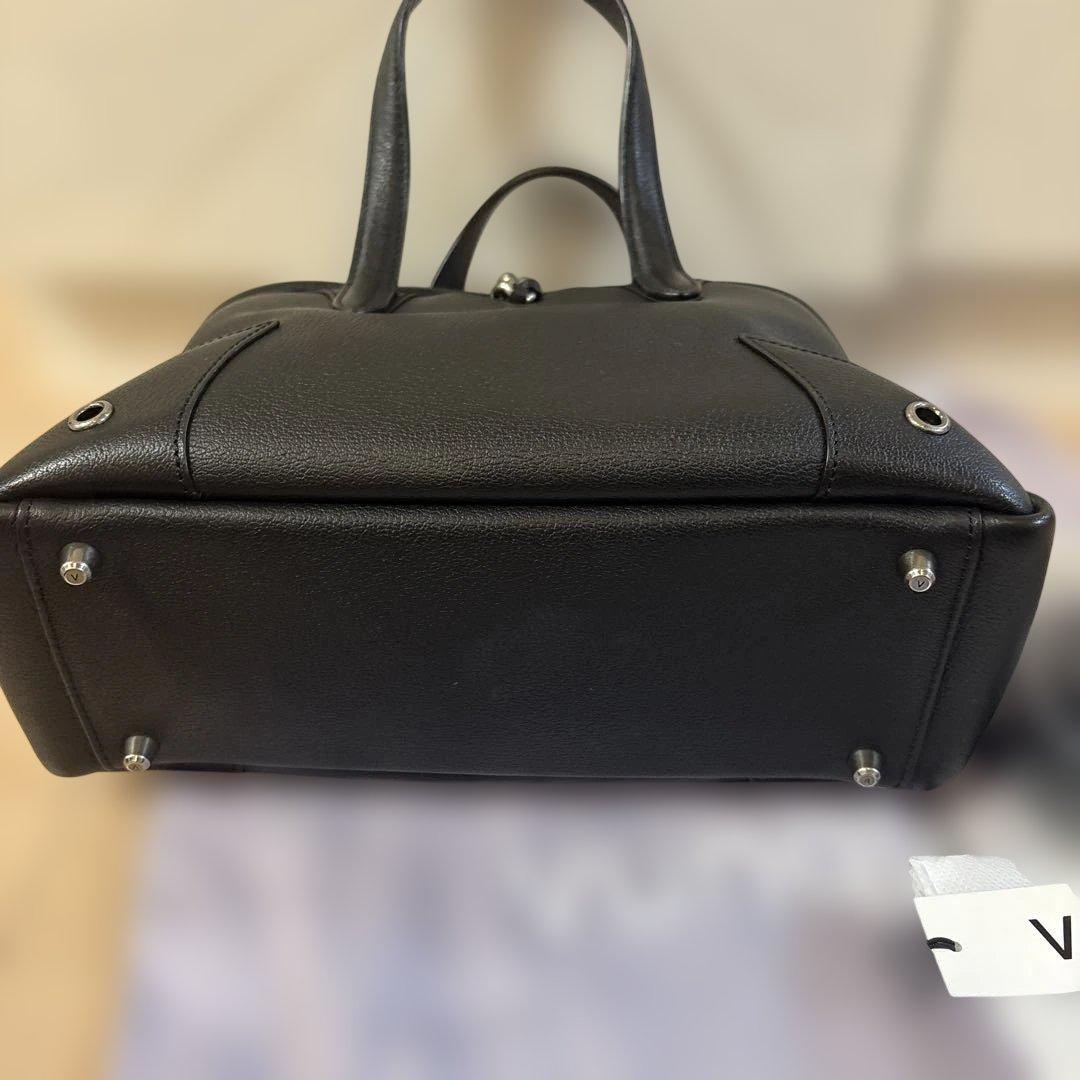 vunque ブラック ショルダーバッグ