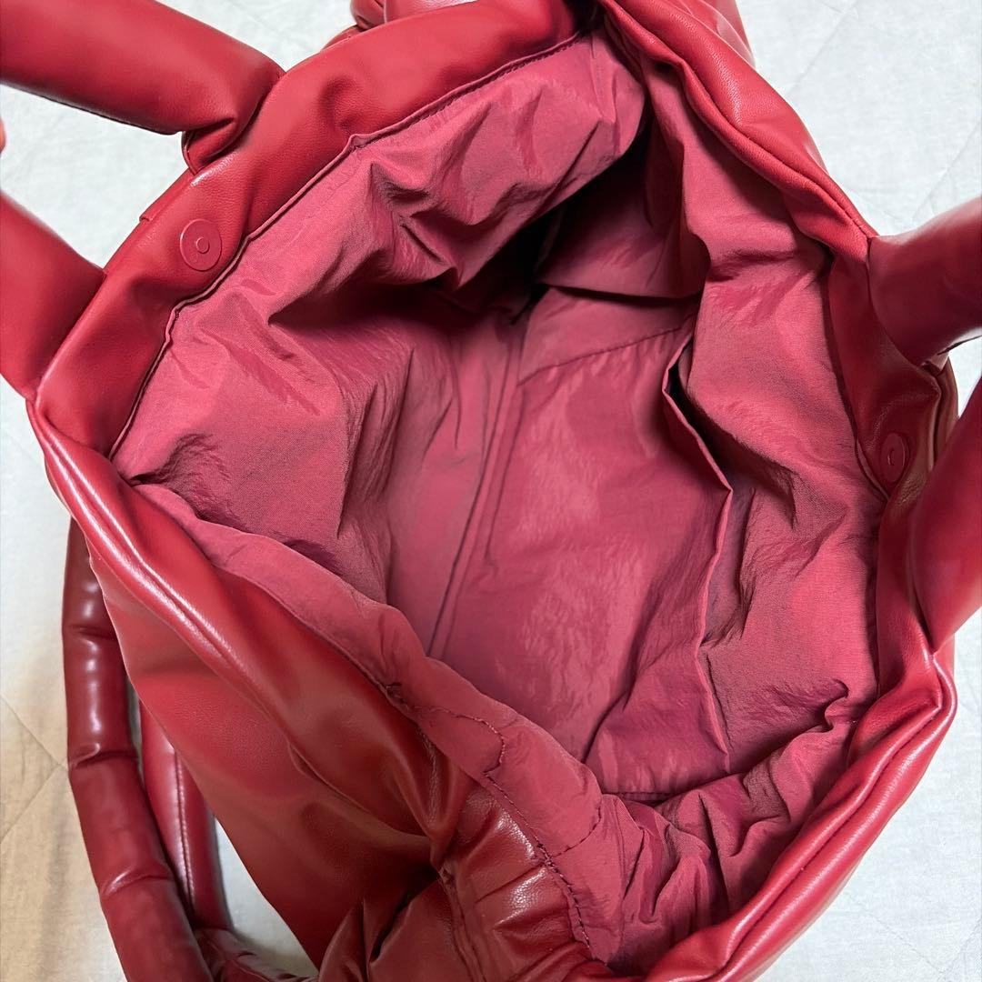 ÖLEND オナヴィーガンレザー　チェリーレッド　Olend