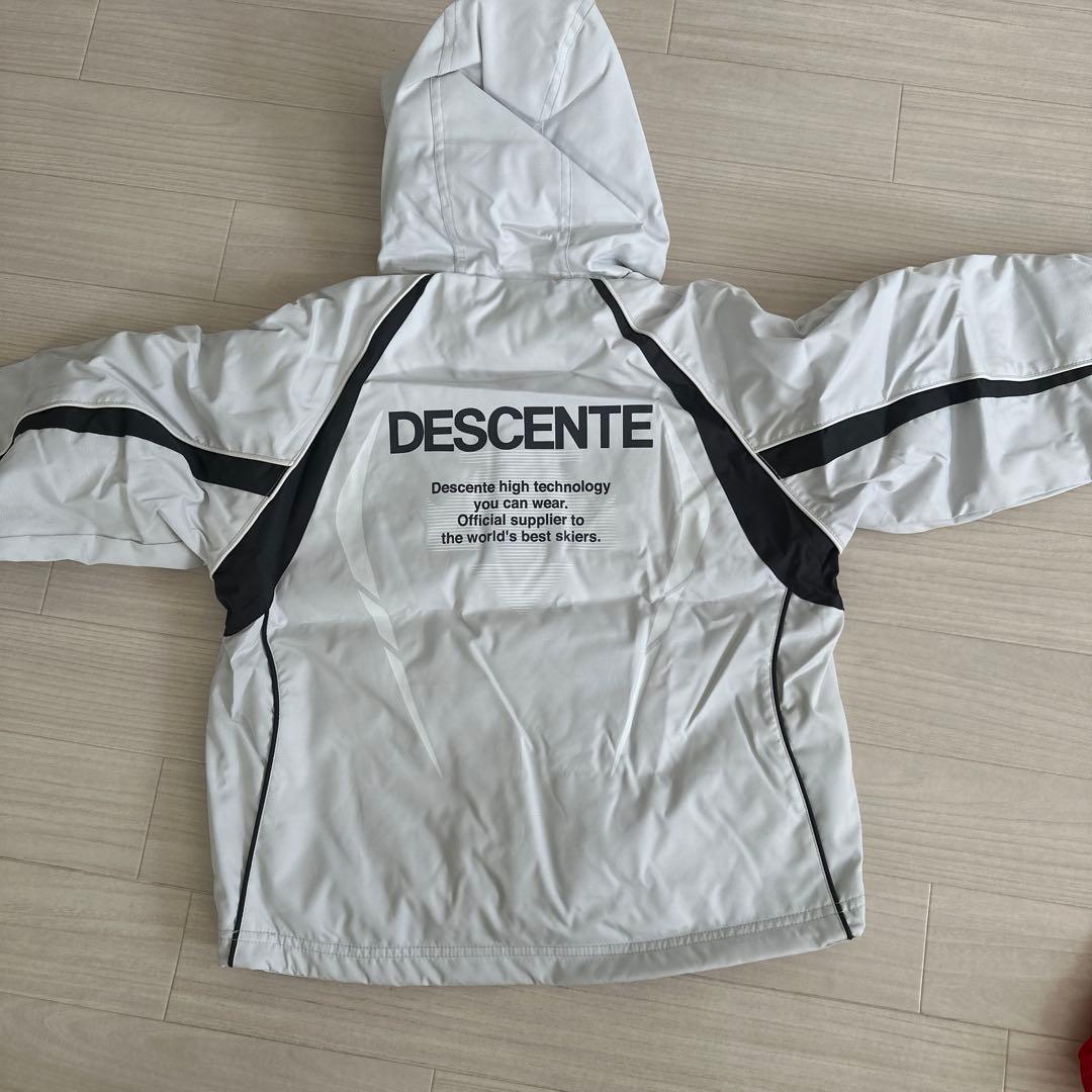 DESCENTE ホワイトジャケット レッドパンツ セット
