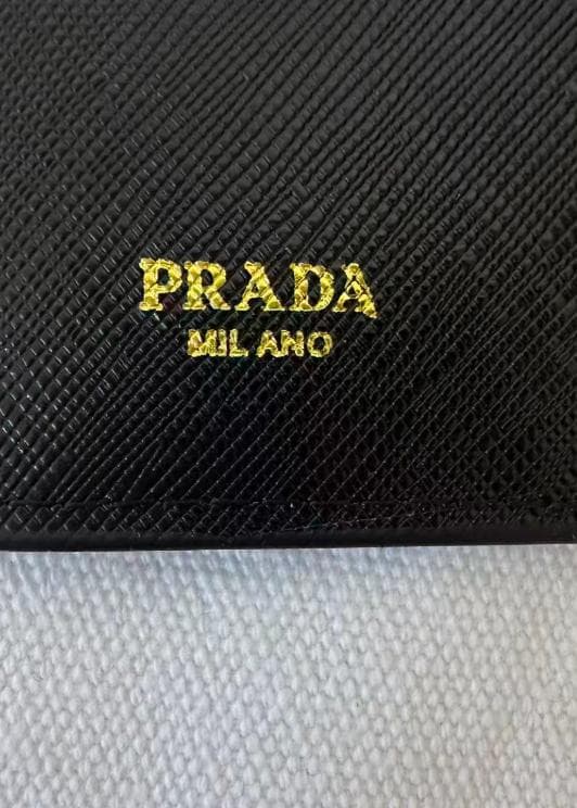 Prada プラダ 二つ折り 財布 ブラックj