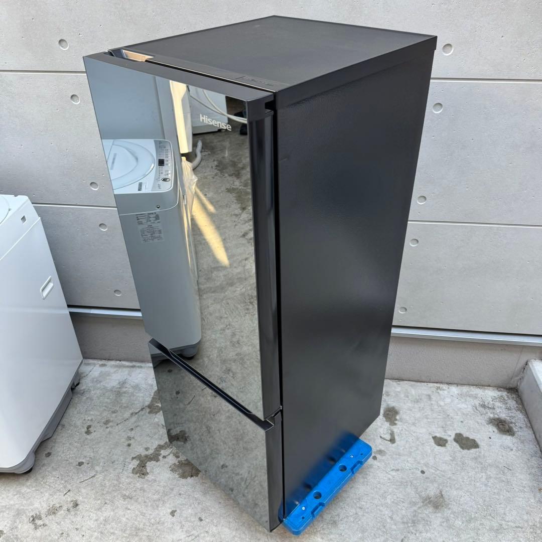 143⭐️2024年製美品★ハイセンス　冷蔵庫　ミラー　ブラック　鏡　一人暮らし