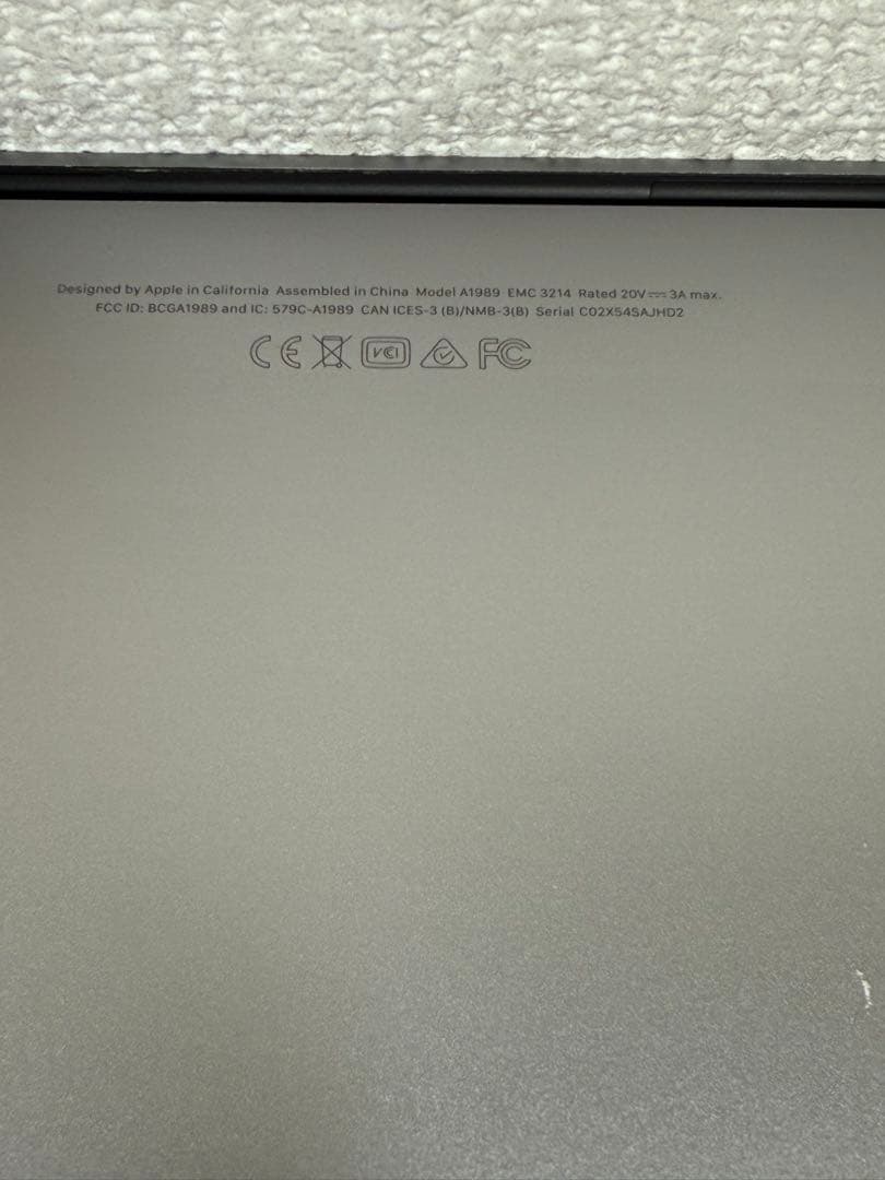 MacBook本体 Apple MacBook Pro 13 2018 i5/16GB/250Gb