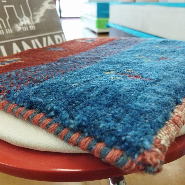 値下げ交渉ミニギャベ●33×36㎝●手織●本物●新品未使用 遊牧民が紡ぐギャッベ