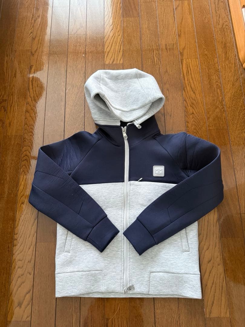 【美品】ム-タマリンジップアップフーディ