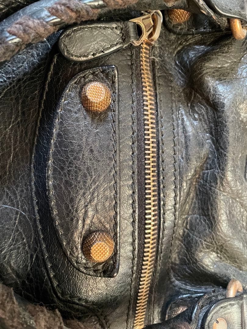 バレンシアガ ツィギー ジャイアント ゴールドスタッズ