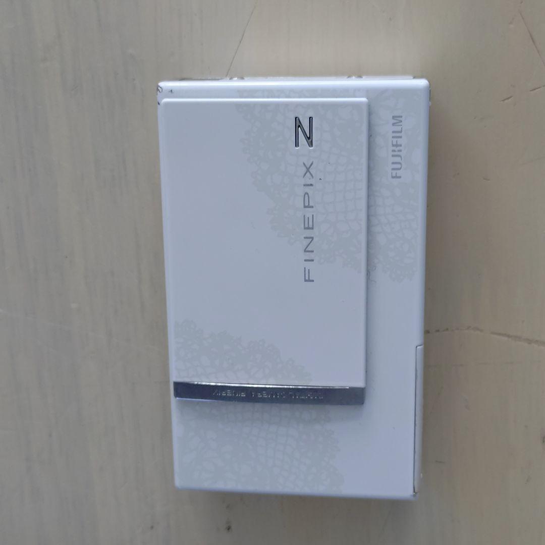 FUJIFILM FINEPIX Z250　ホワイト