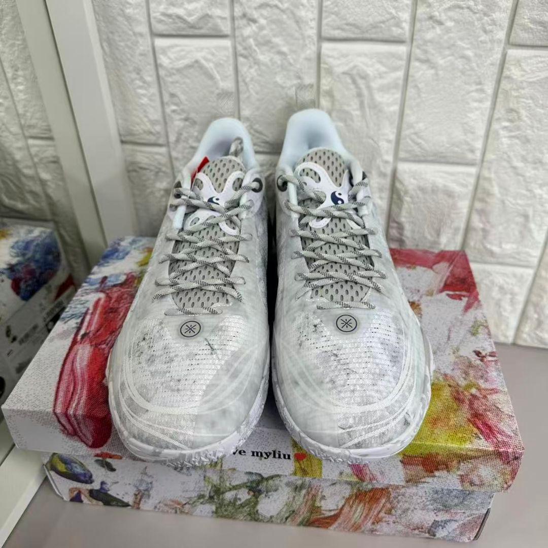 LI−NING Wade Dlo1 月ノ岩　US8.5