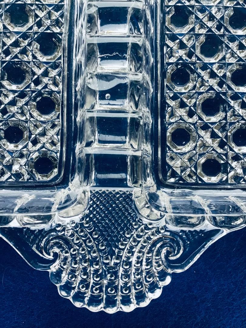 イギリスアンティークのサービングガラスプレート