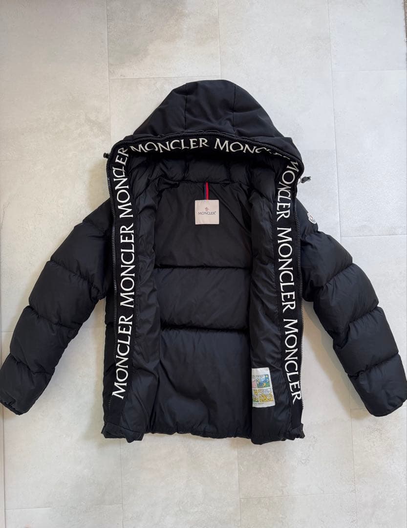 【最終お値下げ】MONCLER モンクラー ダウンジャケット 白ワッペン