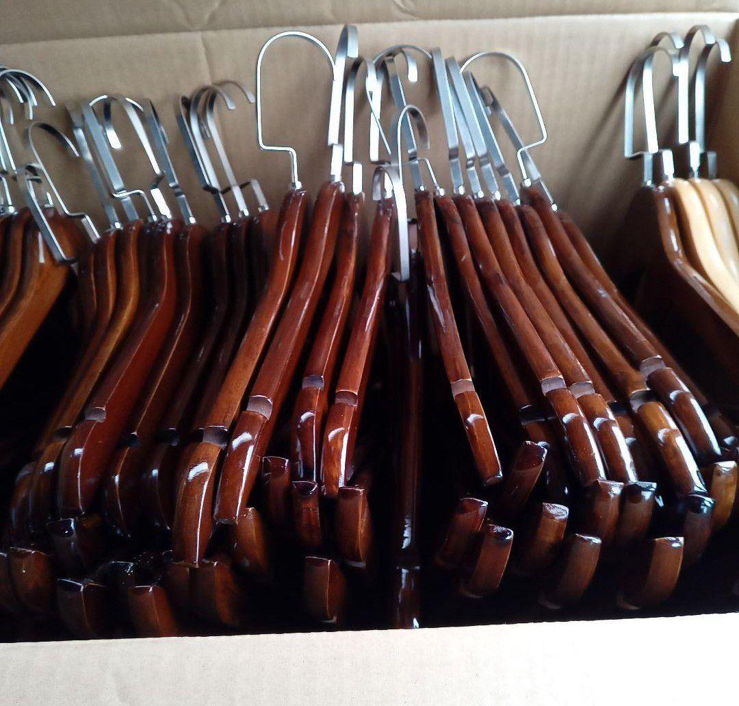 アンティーク調木製ハンガー100本以上