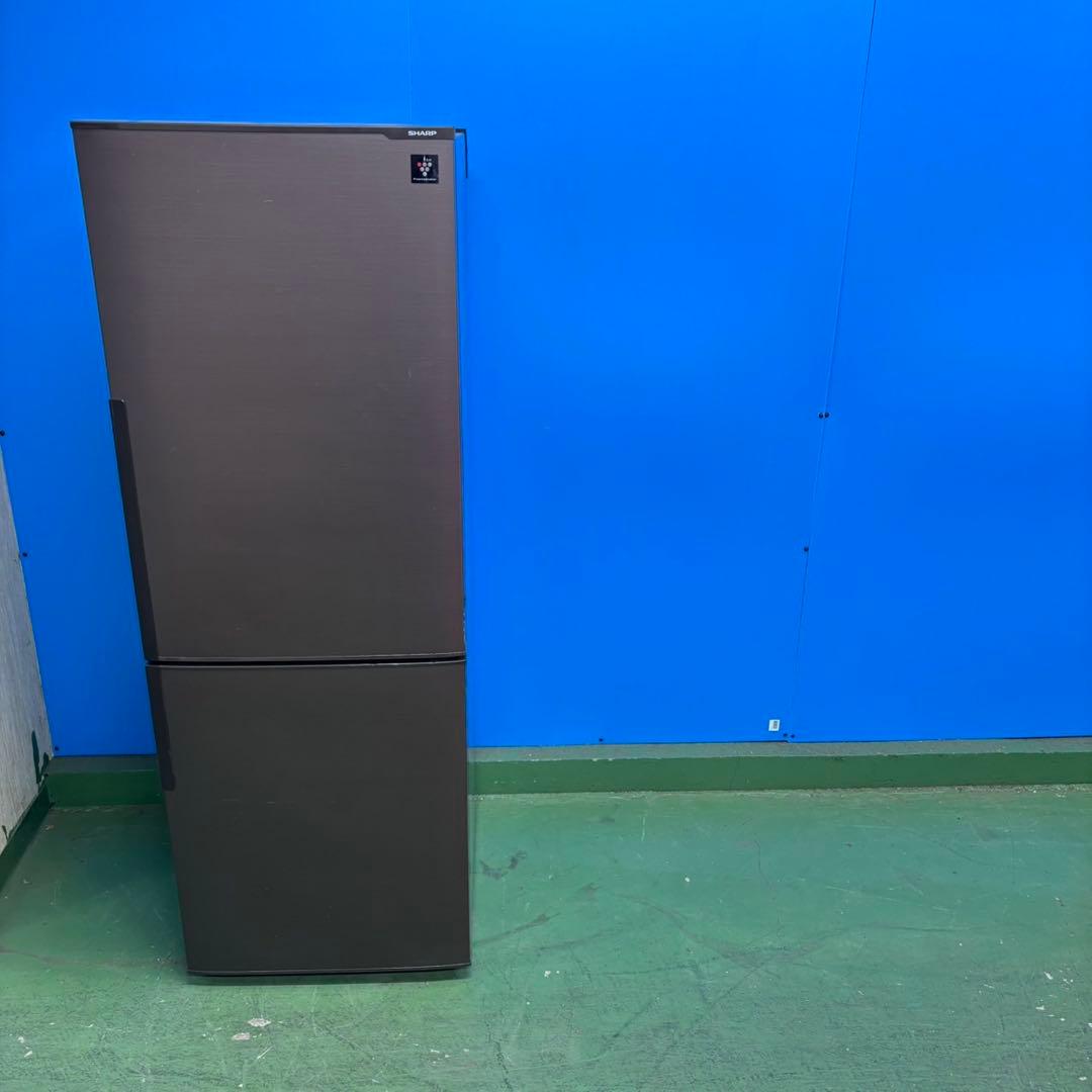 656 SHARP 中型冷蔵庫　小型　一人暮らし　容量271L 1〜2人暮らし用