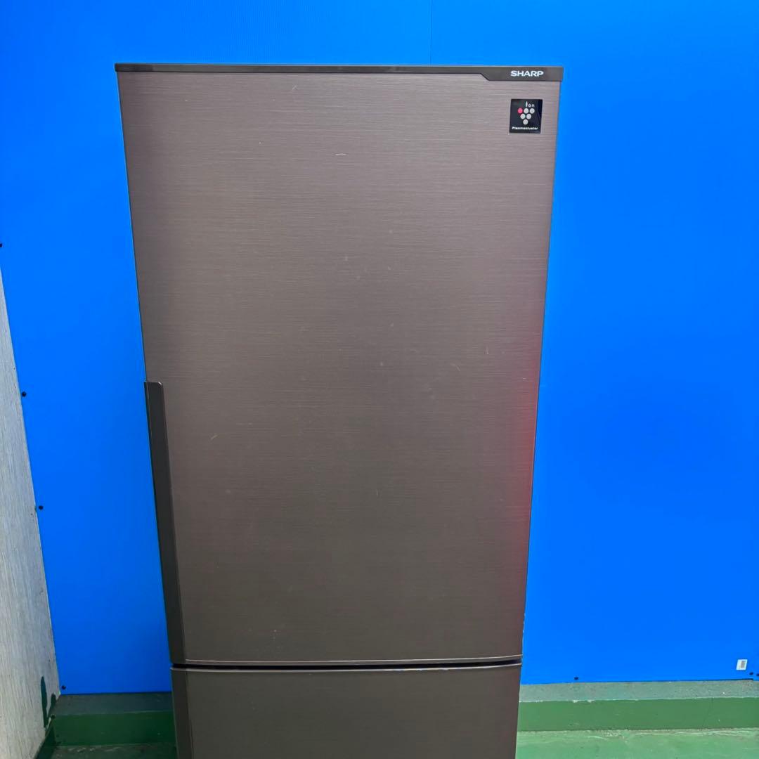 656 SHARP 中型冷蔵庫　小型　一人暮らし　容量271L 1〜2人暮らし用