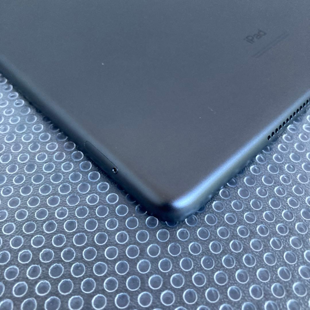 3607【早い者勝ち】電池最良好☆iPad8 第8世代 32GB SIMフリー☆