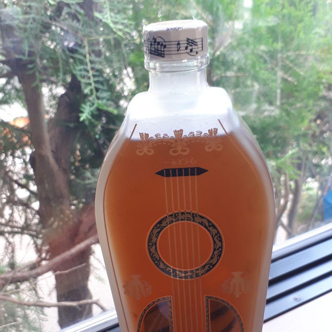 サントリー響リラギター型ボトル