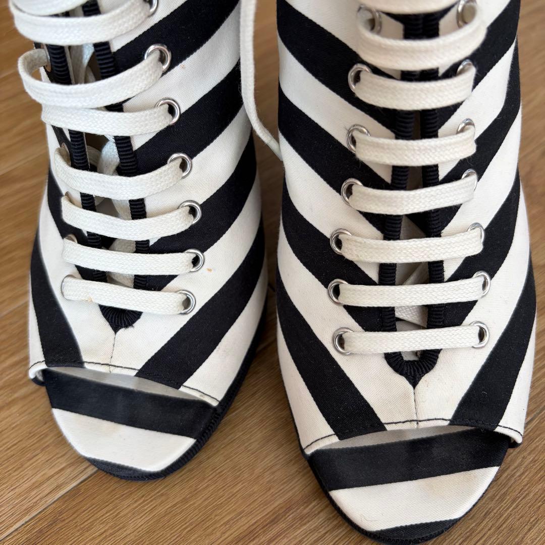 CHANEL ストライプ ウェッジブーツ