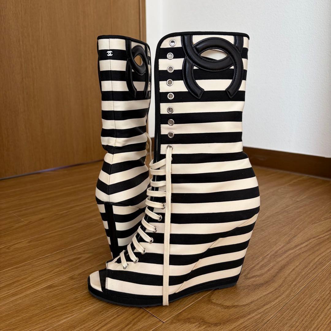 CHANEL ストライプ ウェッジブーツ