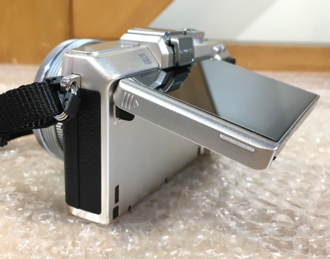 ○【254回完動品】OLYMPUS PEN Lite E-PL7 ミラーレス一眼