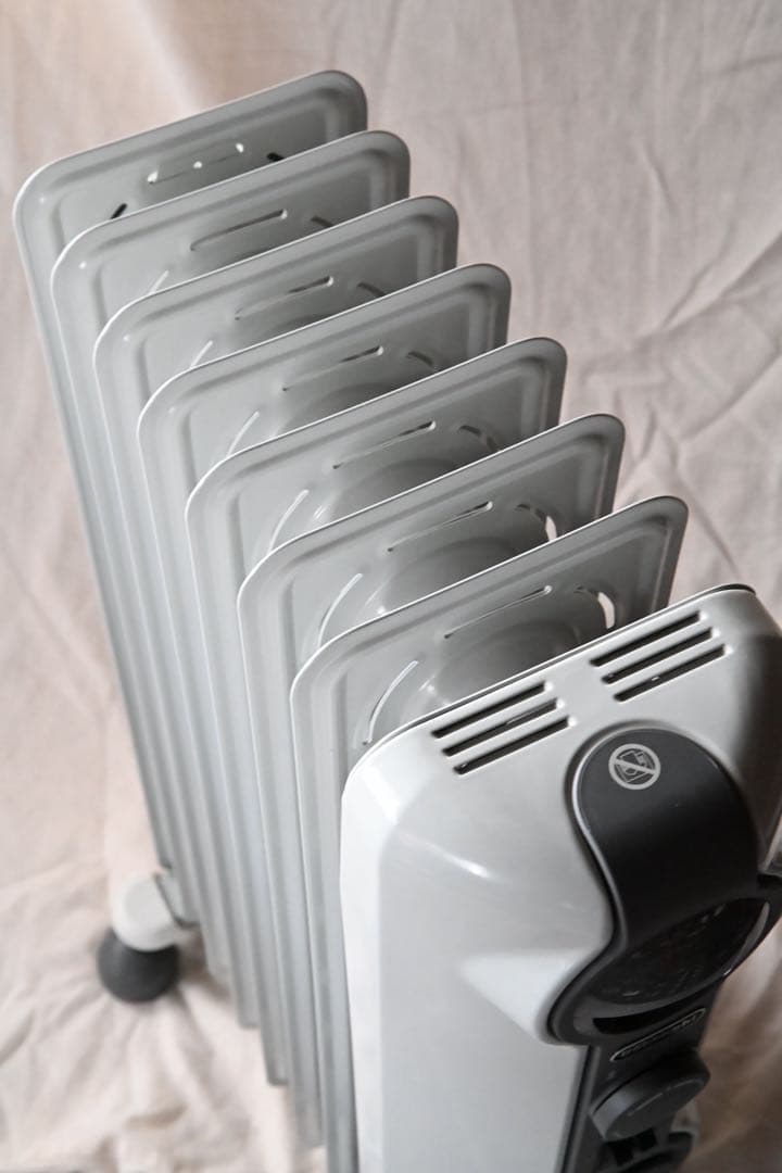 ★美品✨★デロンギDe'Longhi オイルヒーター　RHJ11G0812-DG