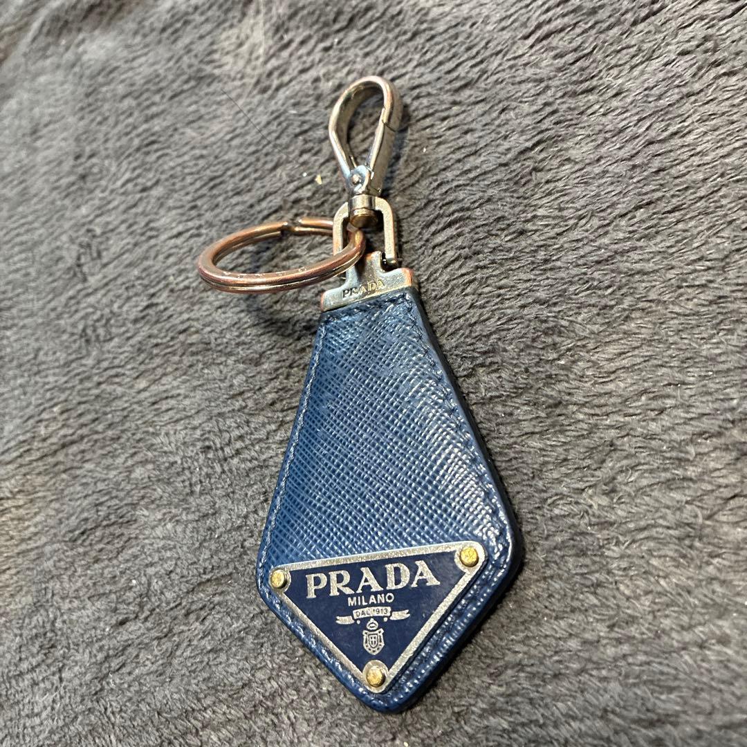 プラダ　キーホルダー　ストラップ　キーリング　0712