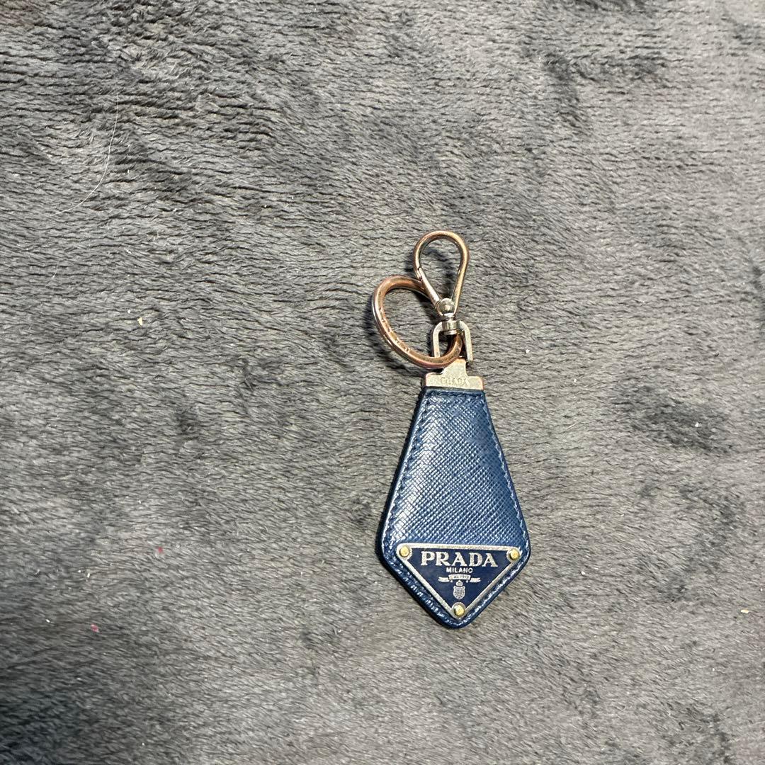 プラダ　キーホルダー　ストラップ　キーリング　0712