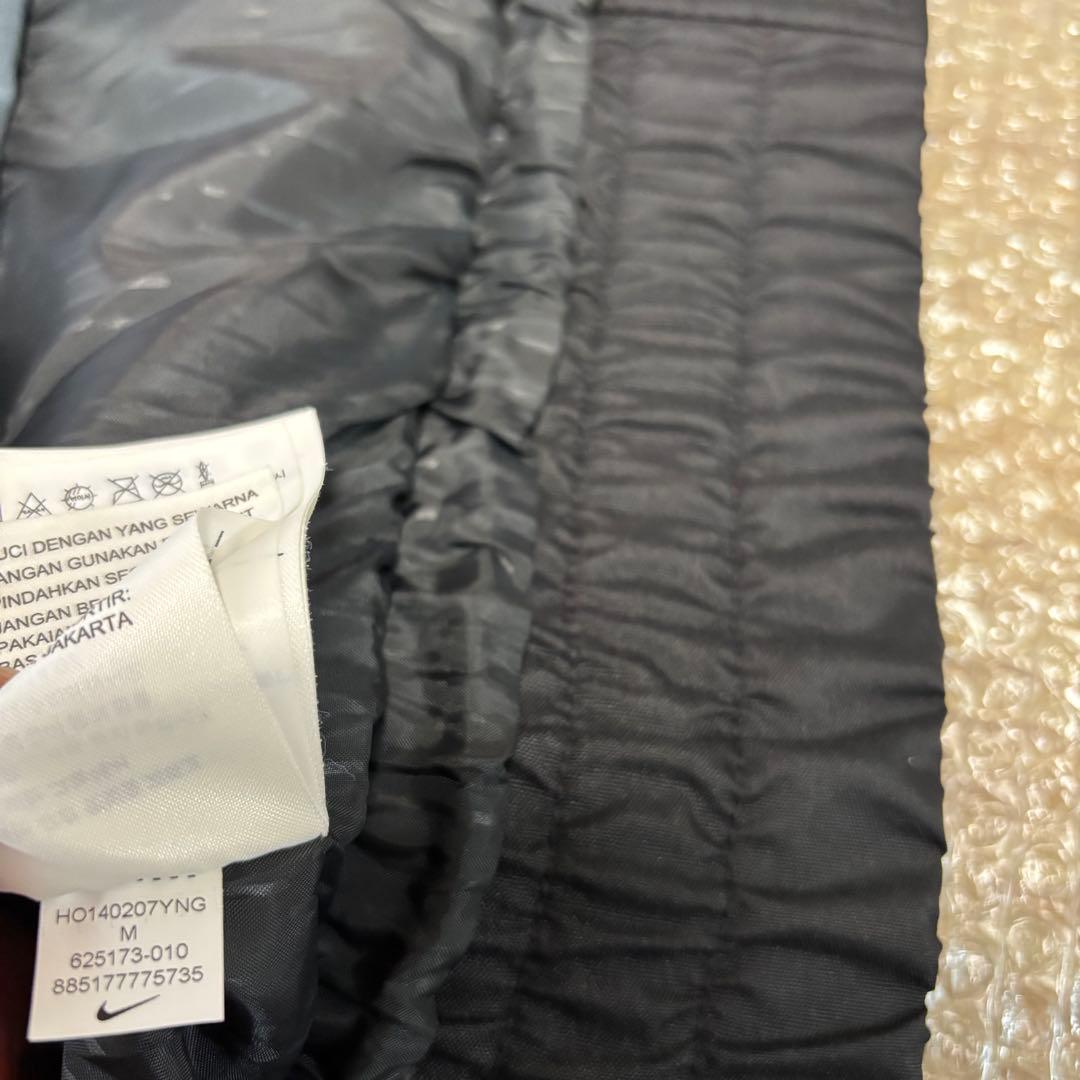 美品　希少　NIKE SB Mサイズ　スノーボードウェア　スキー　ジャケット