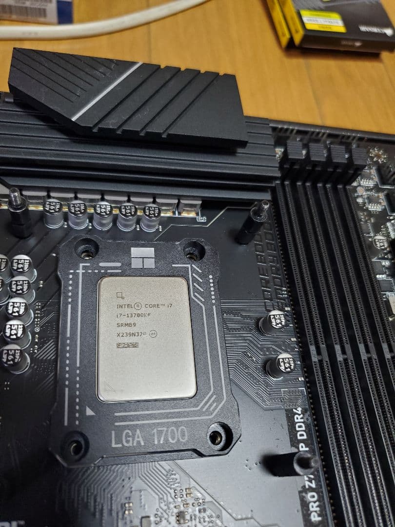 i7-13700KF コルセアメモリ16gb×４ msi z790-p