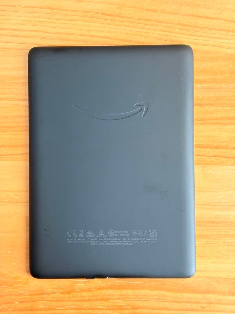 Kindle Paperwhite (11世代・16GB) カバー付き