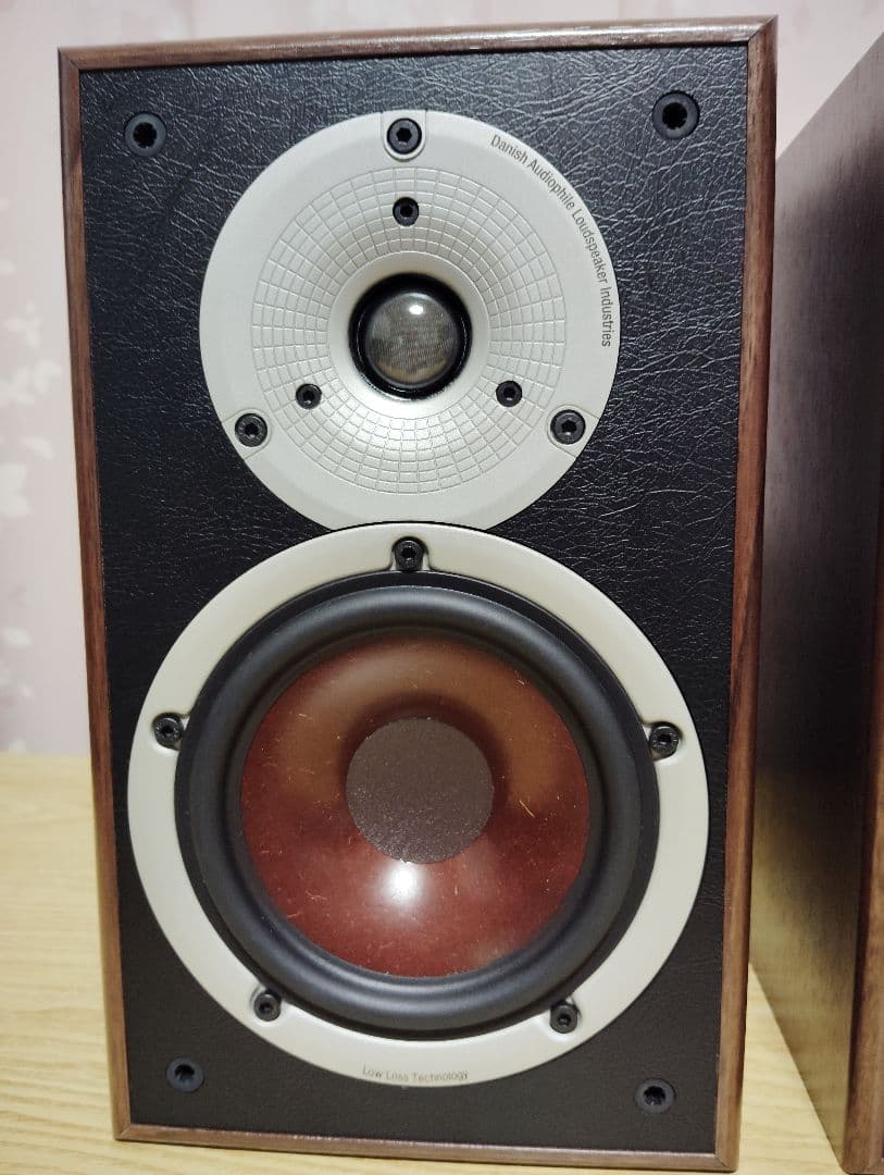 DALI スピーカー　SPECTOR２ ウォルナット　ペア