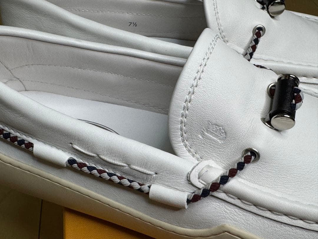 TOD'S トッズ　ホワイト モカシン　ドライビングシューズ