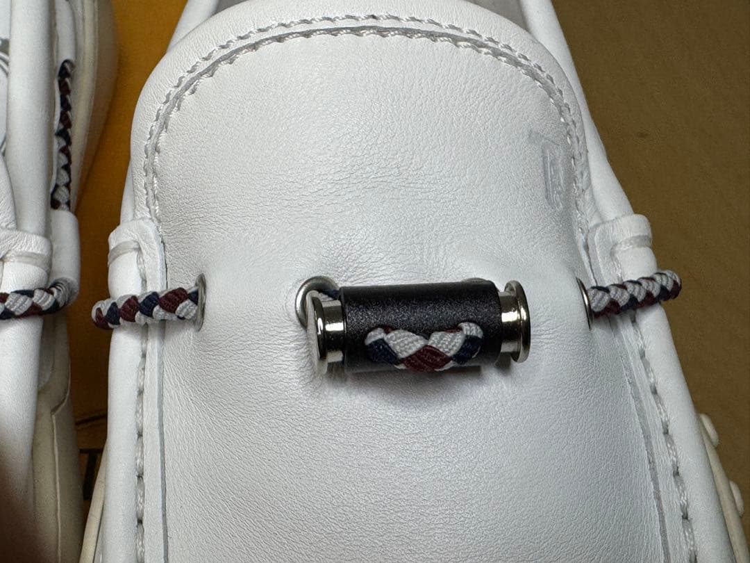 TOD'S トッズ　ホワイト モカシン　ドライビングシューズ