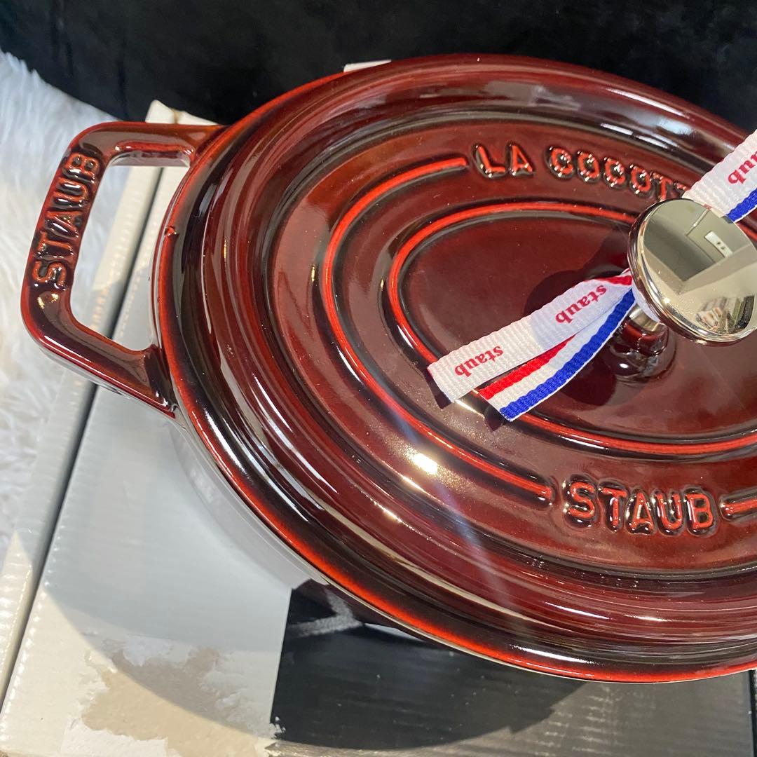 STAUB ストウブ　ピコココット 23 cm オーバル　グレナディンレッド　赤