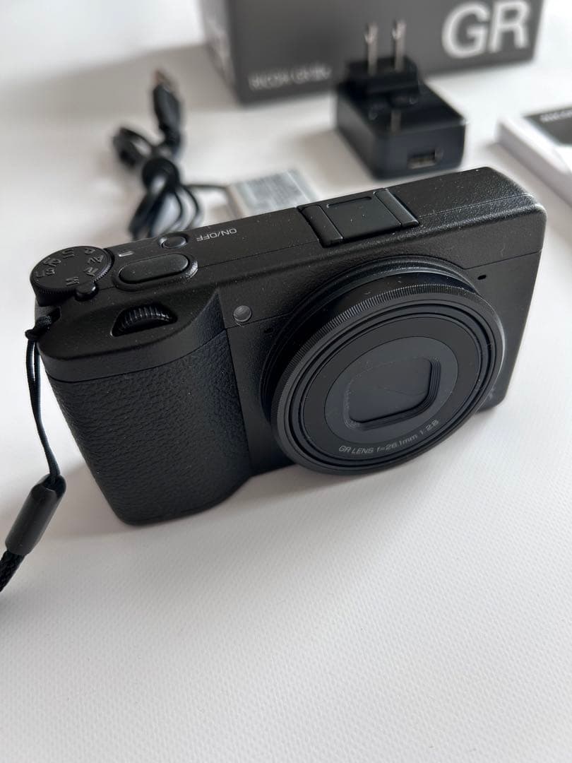 【4年以上の保証書付・撮影枚数328枚】RICOH GR IIIx