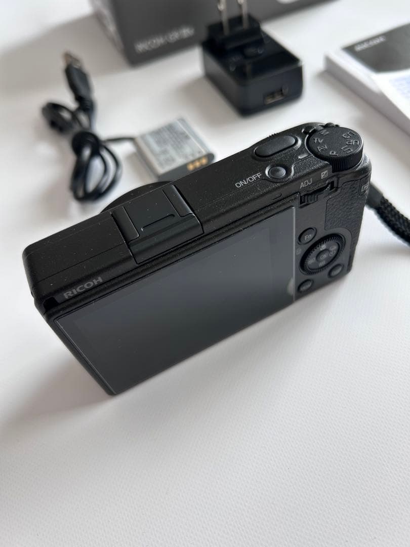 【4年以上の保証書付・撮影枚数328枚】RICOH GR IIIx