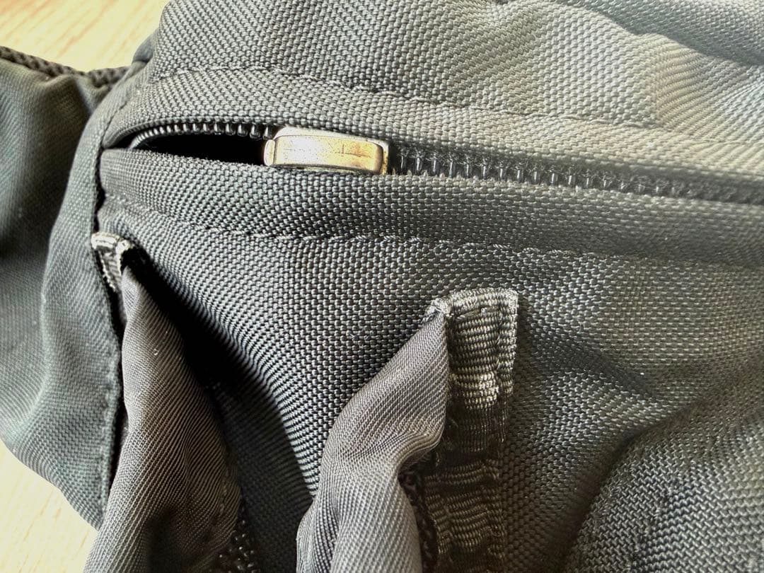 希少　CHANEL スポーツライン　ボディバッグ