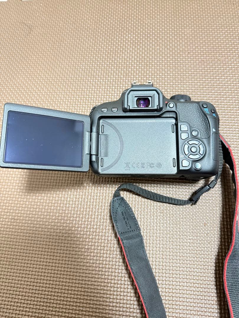 Canon EOS KISS X9iダブルレンズセット（ケース付き）