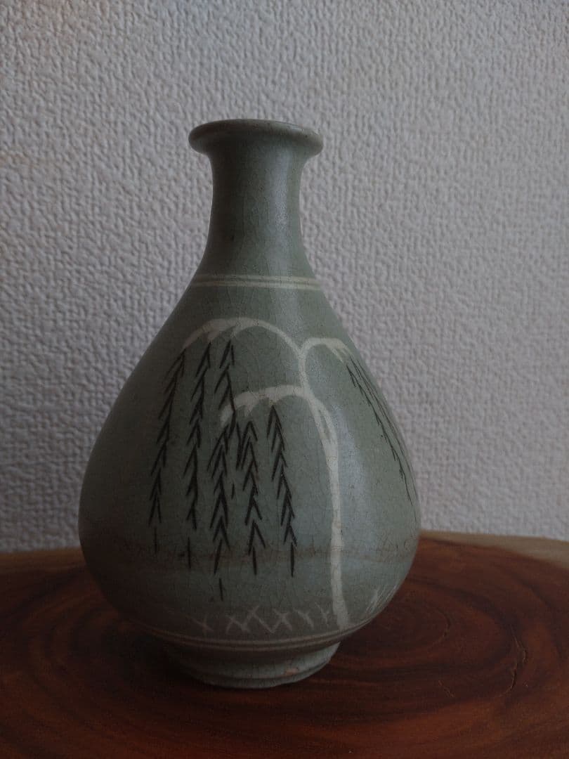 李朝　高麗青磁　白黒象嵌　朝鮮美術　梅瓶　骨董　陶芸　陶磁器　徳利　ぐい呑　盃