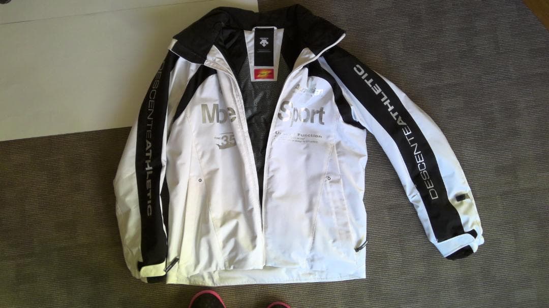 スキー、スノボウェア　デサント　MOVEスポーツ