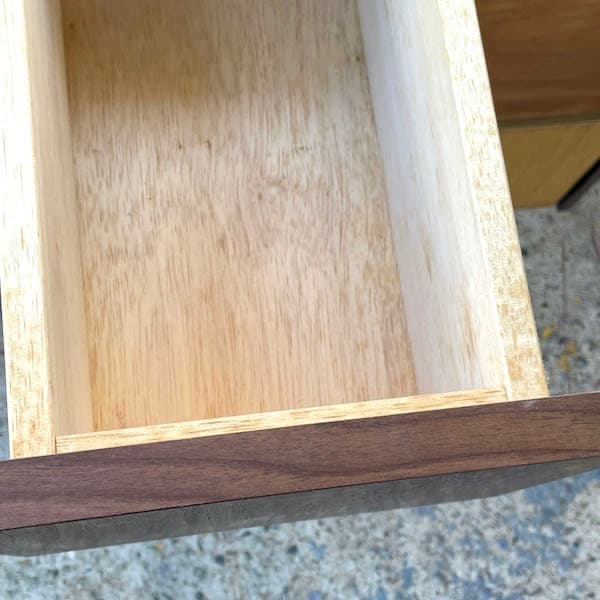 日本製　カラー3段チェスト　JONリビング　ネスタ　北欧デザイン