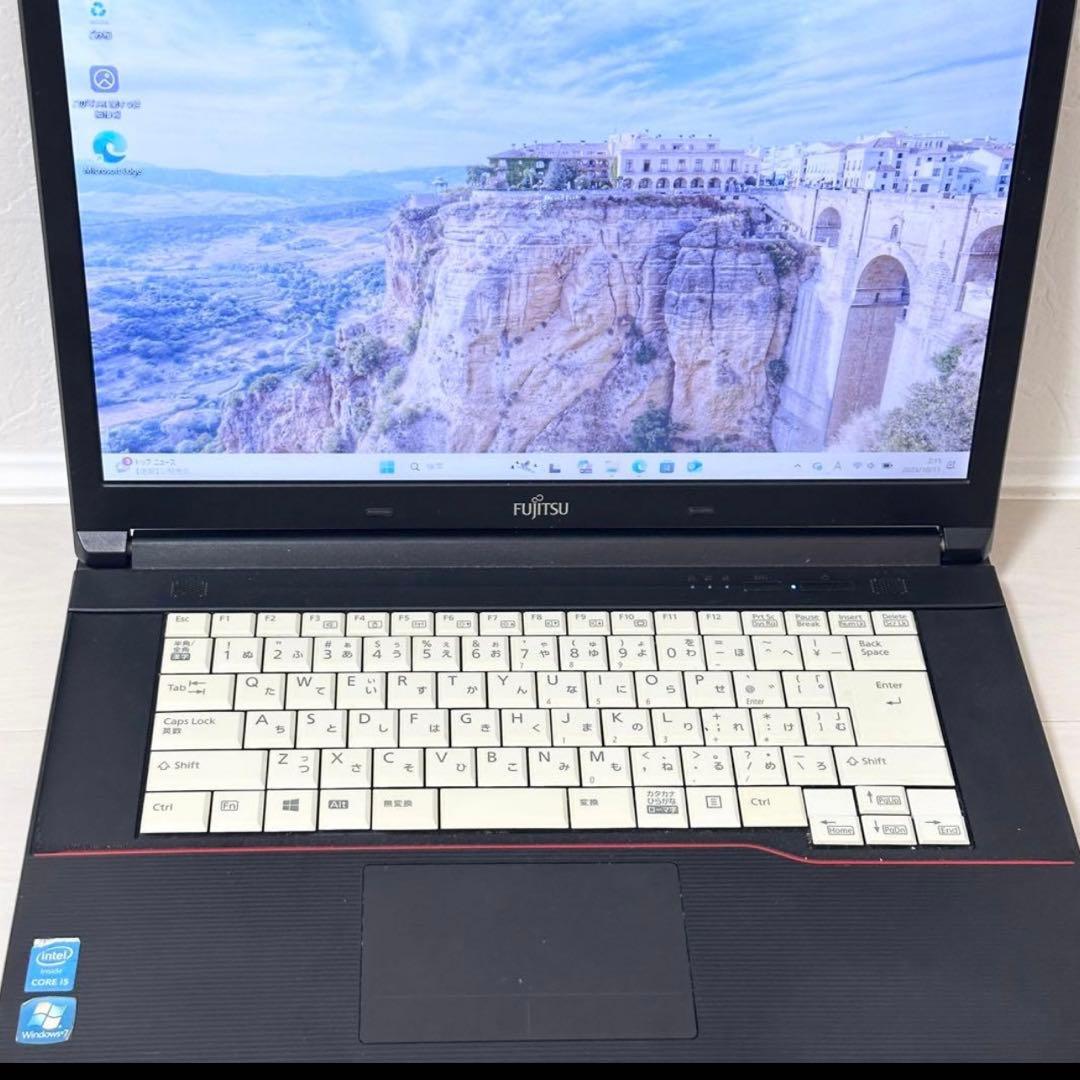 富士通 LIFEBOOK / Core i5 / SSD 128GB ブラック