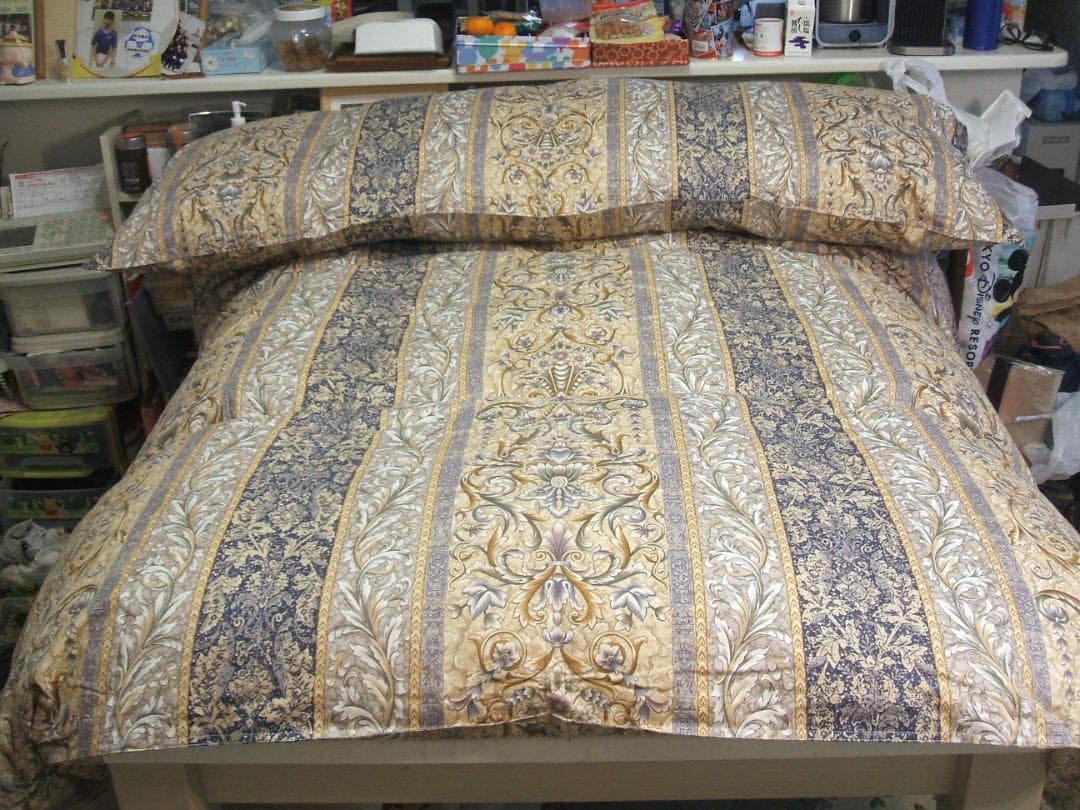 残り3点激安価格！新品＊ロイヤル＊フランス９３％＊増量１，３キロ＊羽毛布団ＳＢ