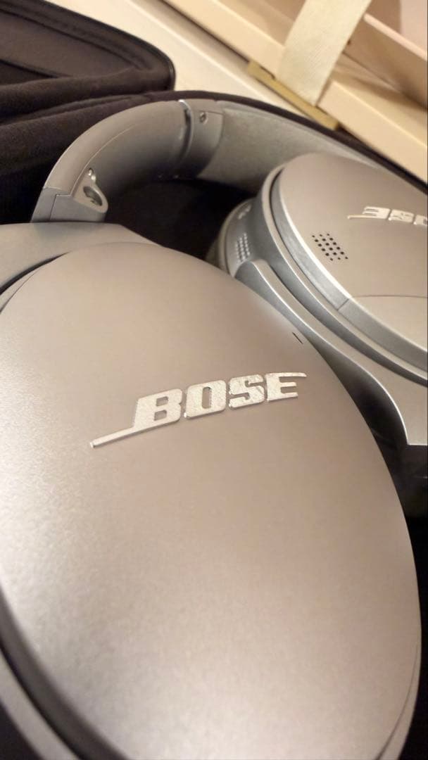 Bose ワイヤレスヘッドホン シルバー QC35 ノイキャン
