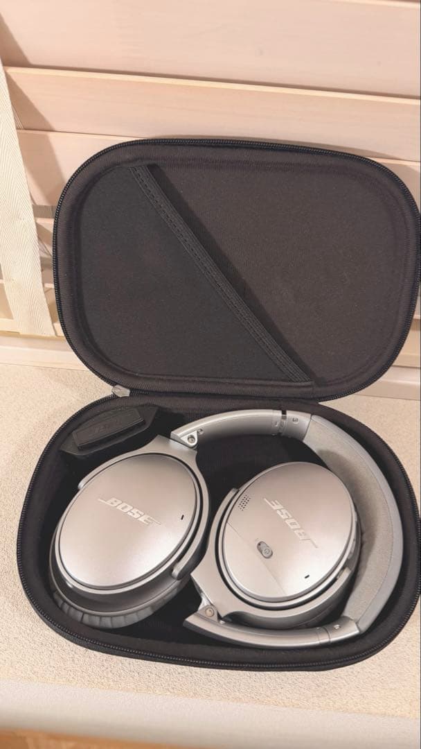 Bose ワイヤレスヘッドホン シルバー QC35 ノイキャン